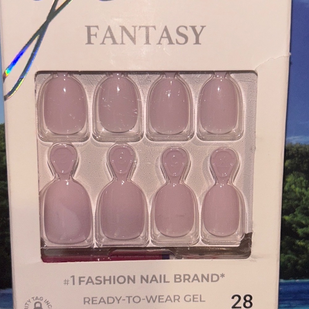 KISS Gel Fantasy Ready-To-Wear Gel Nails Real Short Lavender Purple 28ct